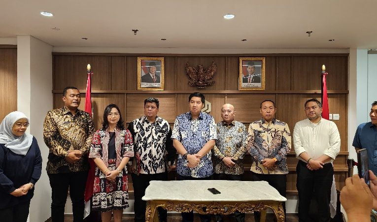 KUNJUNGI KEMENTERIAN PKP, BUPATI SAMOSIR USULKAN PEMBANGUNAN 500 UNIT PROGRAM BSPS