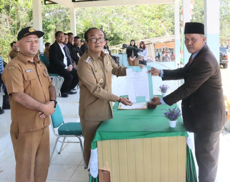 Wakil Bupati Samosir Kukuhkan Perpanjangan Masa Jabatan 93 Orang Anggota BPD se-Kecamatan Palipi