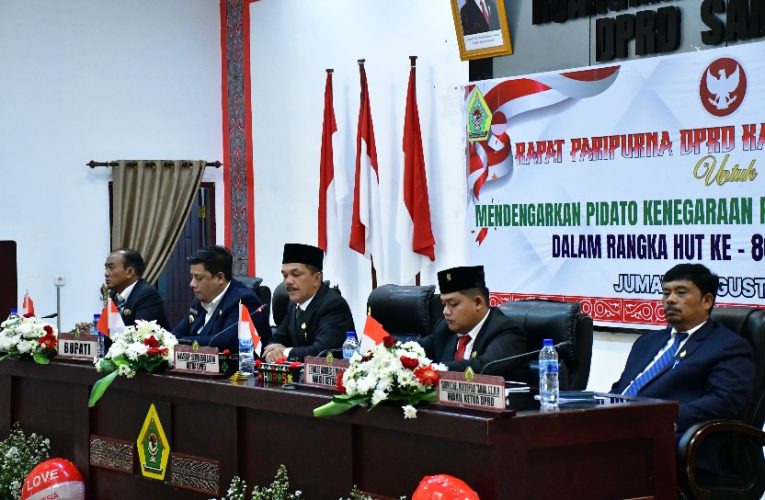 HUT RI KE-80, BUPATI SAMOSIR BERSAMA DPRD DENGARKAN PIDATO KENEGARAAN PRESIDEN RI TAHUN 2025