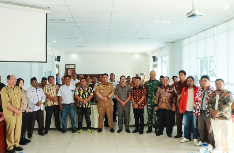 MASYARAKAT SAMOSIR NYATAKAN SIKAP JAGA KEDAMAIAN DAN KERUKUNAN, BUPATI SAMOSIR : MASYARAKAT JANGAN MUDAH TERPROVOKASI 