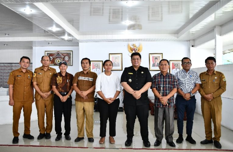 BUPATI SAMOSIR DUKUNG PARHEHEON AMA HKBP DISTRIK VII SAMOSIR DAN RENCANA PERESMIAN HKBP RESORT RIANIATE