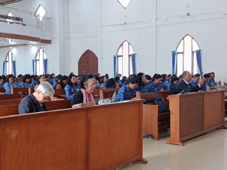 Pemkab Samosir Gelar Ibadah Gabungan ASN