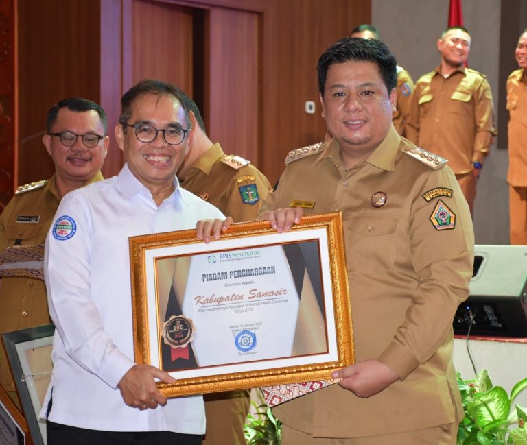 Launching UHC Prioritas, Vandiko: Warga Samosir Berobat Gratis Cukup dengan KTP