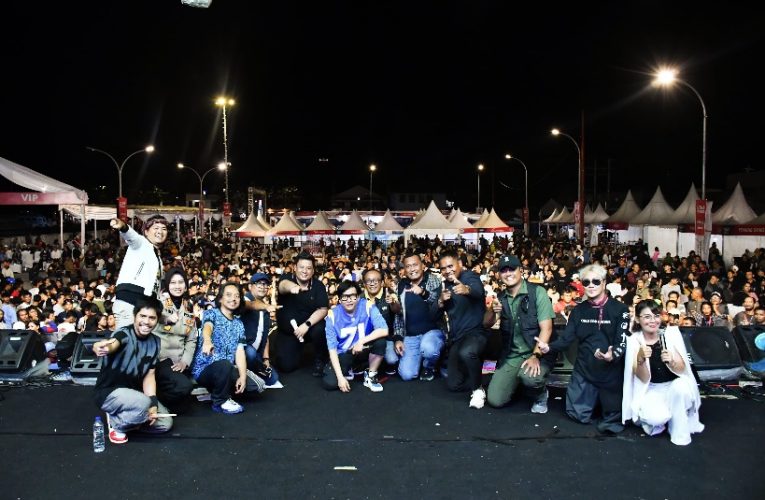 PUNCAK TOTK 2025 TAMPILKAN KONSER SPEKTAKULER, SAMOSIR MAKIN BERSINAR DI KAWASAN DANAU TOBA DAN INTERNATIONAL