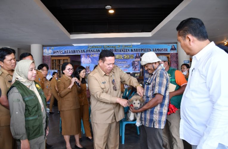 PEMKAB. SAMOSIR GELAR VAKSINASI RABIES MASSAL, TARGET BEBAS RABIES 2027