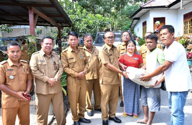WABUP BANTU WARGA KORBAN BENCANA ANGIN PUTING BELIUNG