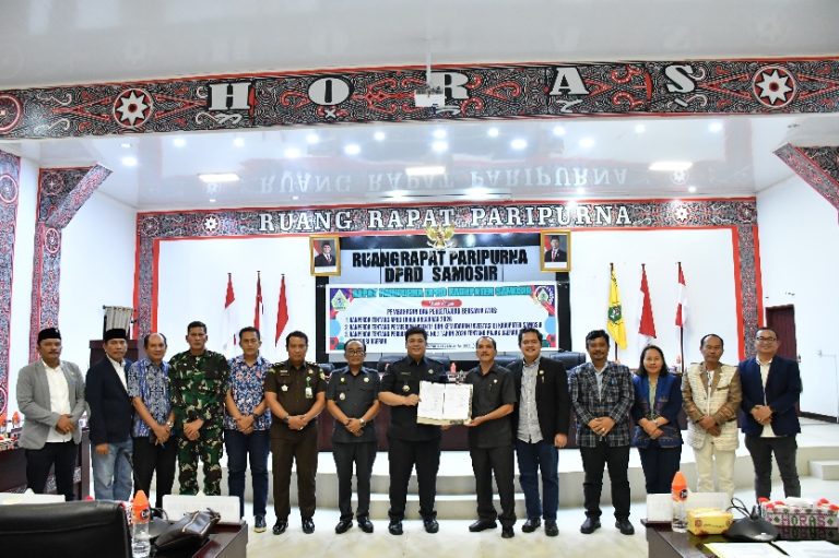 BUPATI SAMOSIR BERSAMA DPRD SAHKAN APBD 2026