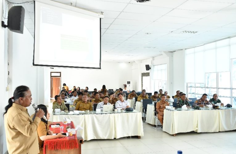 ANTISIPASI POTENSI BENCANA HIDROMETEOROLOGI, PEMKAB SAMOSIR GELAR RAKOR KESIAPSIAGAAN DAN BENTUK SATGAS BENCANA