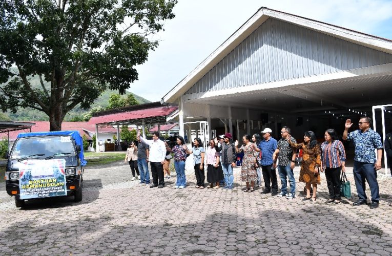 Berangkatkan Lima Mobil Pembawa Bantuan Sosial, Bupati Samosir: Doa dan Dukungan Masyarakat Samosir selalu Bersama Saudara Kita yang Terdampak Musibah