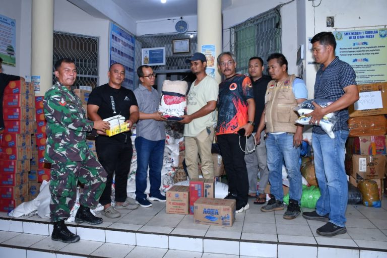 Bantuan Bencana Alam Dari Kabupaten Samosir Sampai di Tapteng dan Sibolga dan Telah Didistribusikan.