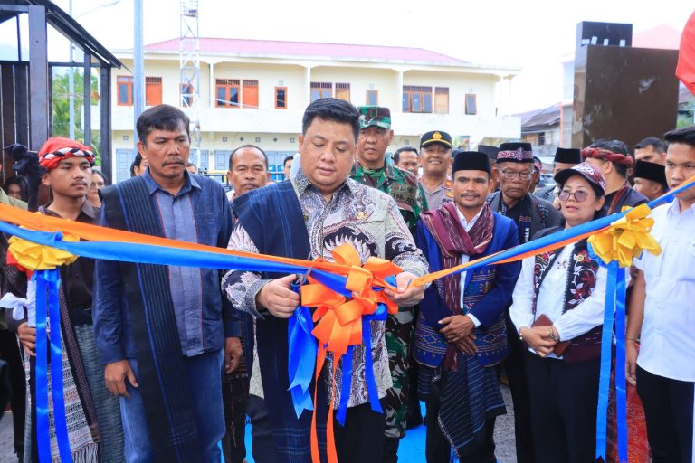 OBJEK WISATA PALLOMBUAN RESMI DIBUKA, BUPATI TEKEN PRASASTI PERESMIAN 
