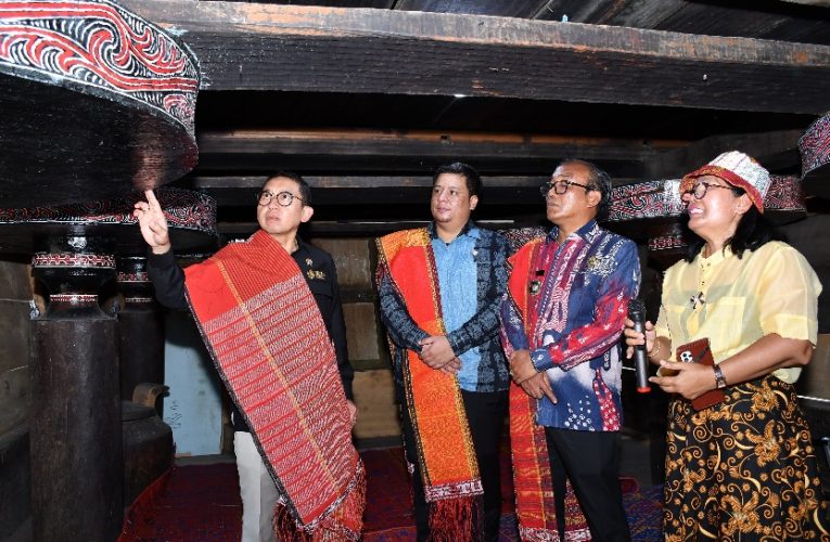 Menteri Kebudayaan Kunjungi Samosir, Bupati Sambut di Cagar Budaya Huta Simarmata