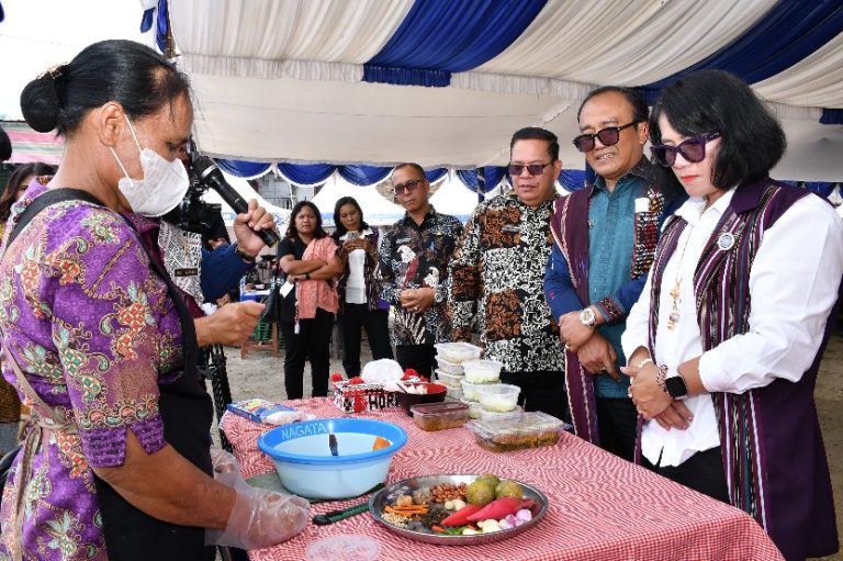 Dorong Ekonomi Rakyat, Pemkab Samosir Gelar Festival Kuliner dan UMKM Pada Perayaan Hari Jadi ke-22