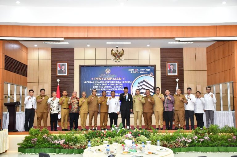 Tepat Waktu, Bupati Samosir Sampaikan LKPD 2025 ke BPK Sumut
