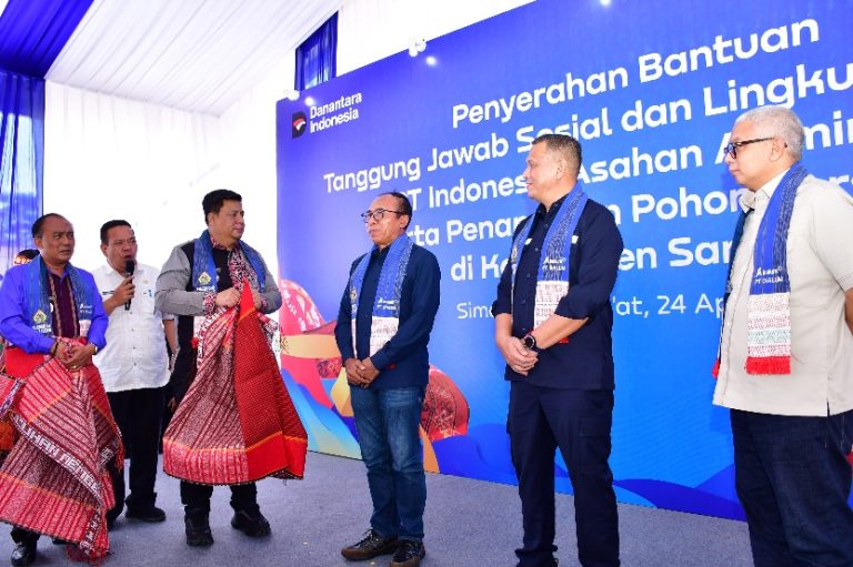 Inalum Salurkan Bantuan untuk Samosir termasuk 1 buah mobil tangki, Bupati Vandiko Dorong Keberlanjutan Program