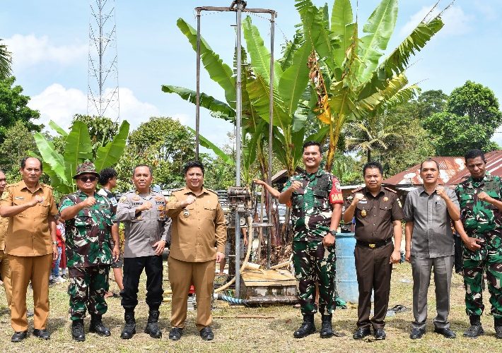 Sinergitas dengan TNI, Bupati Samosir Bersama Dandim 0210/TU Launching 30 Sumur Bor Bantuan KASAD, Wujud Kepemimpinan Kolaboratif Menjawab Kebutuhan Air Bersih