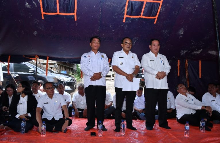 Pemkab Samosir Beri Penghiburan kepada Korban Kebakaran, Wabup Ariston Tua Sidauruk Serahkan Bantuan Tunai, Sembako dan Bahan Bangunan 