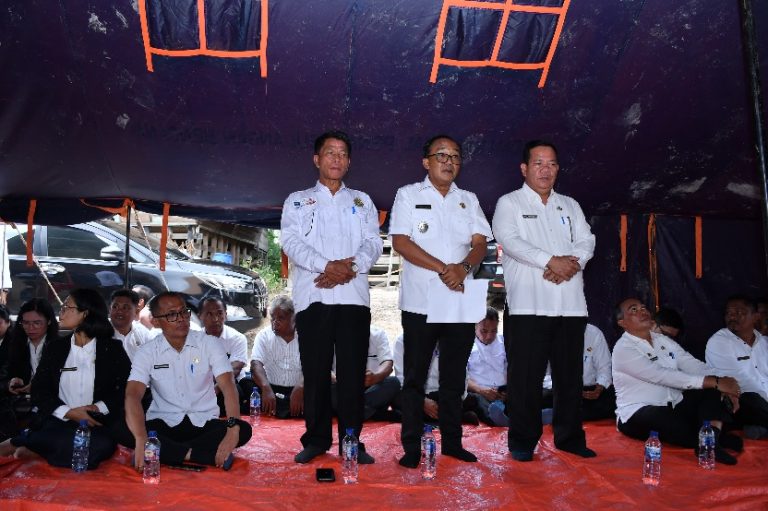 Pemkab Samosir Beri Penghiburan kepada Korban Kebakaran, Wabup Ariston Tua Sidauruk Serahkan Bantuan Tunai, Sembako dan Bahan Bangunan 