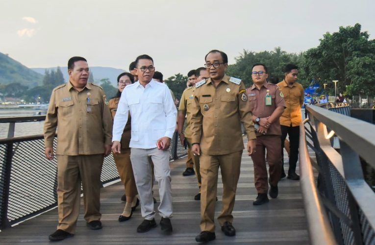 Jalin Silaturahmi, Wabup Samosir Sambut Kehadiran Wakil Walikota Medan di Waterfront Pangururan