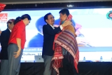 Ketum PSBI Apresiasi dan Memberikan Cinderamata Kepada Bupati Samosir 