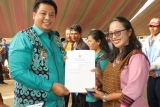 MASYARAKAT DESA SIPIRA ANTUSIAS SAMBUT KEHADIRAN BUPATI SAMOSIR