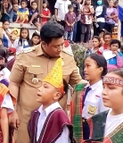 BUPATI SAMOSIR BERIKAN TAMBAHAN ANGGARAN UNTUK DESA TURPUK MALAU, TURPUK SAGALA DAN SOSOR DOLOK