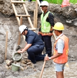 BUPATI SAMOSIR WUJUDKAN IMPIAN MASYARAKAT DESA BONAN DOLOK DAN HASINGGAAN, JEMBATAN SITAPIGAGAN DIBANGUN