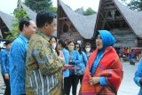 Supervisi di Kabupaten Samosir, Ketua TP. PKK Pusat Ingatkan Pentingnya Menjaga Kesehatan.