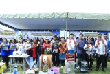 Bupati Samosir Serahkan Bantuan Peralatan Bagi Pelaku UMKM, Peserta Pelatihan Kompetensi dan Pedagang Pasar.