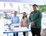DUKUNG PENGEMBANGAN UMKM, BUPATI SAMOSIR SERAHKAN BANTUAN